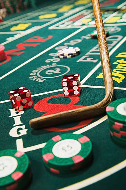 judipedia mobile app live blackjack table and slot game interface